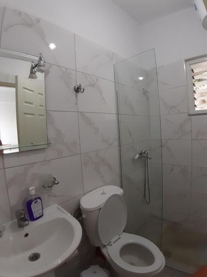 Luigi S Fairyview Apartment ซารานเดอ ภายนอก รูปภาพ