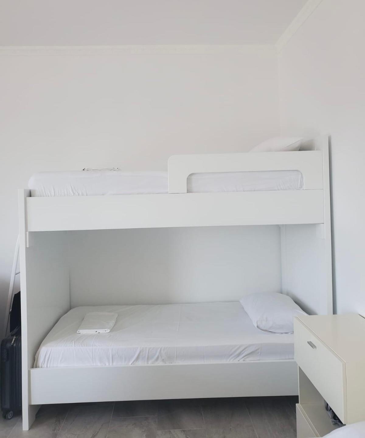 Luigi S Fairyview Apartment ซารานเดอ ภายนอก รูปภาพ