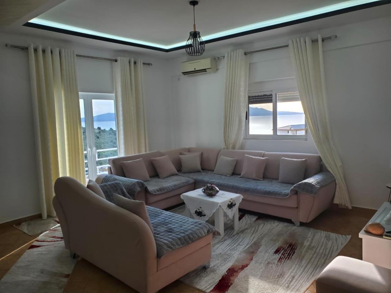 Luigi S Fairyview Apartment ซารานเดอ ภายนอก รูปภาพ